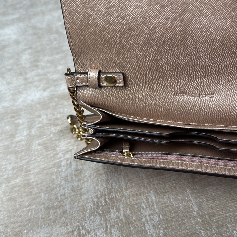 Mini Michael Kors wallet on chain - Picture 7 of 9